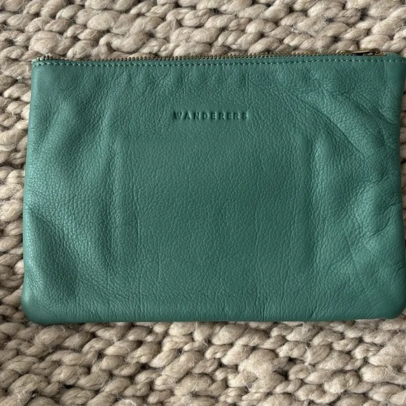 Green Leather Clutch, Wanderers Travel Co, EUC, like new. - Picture 7 of 11